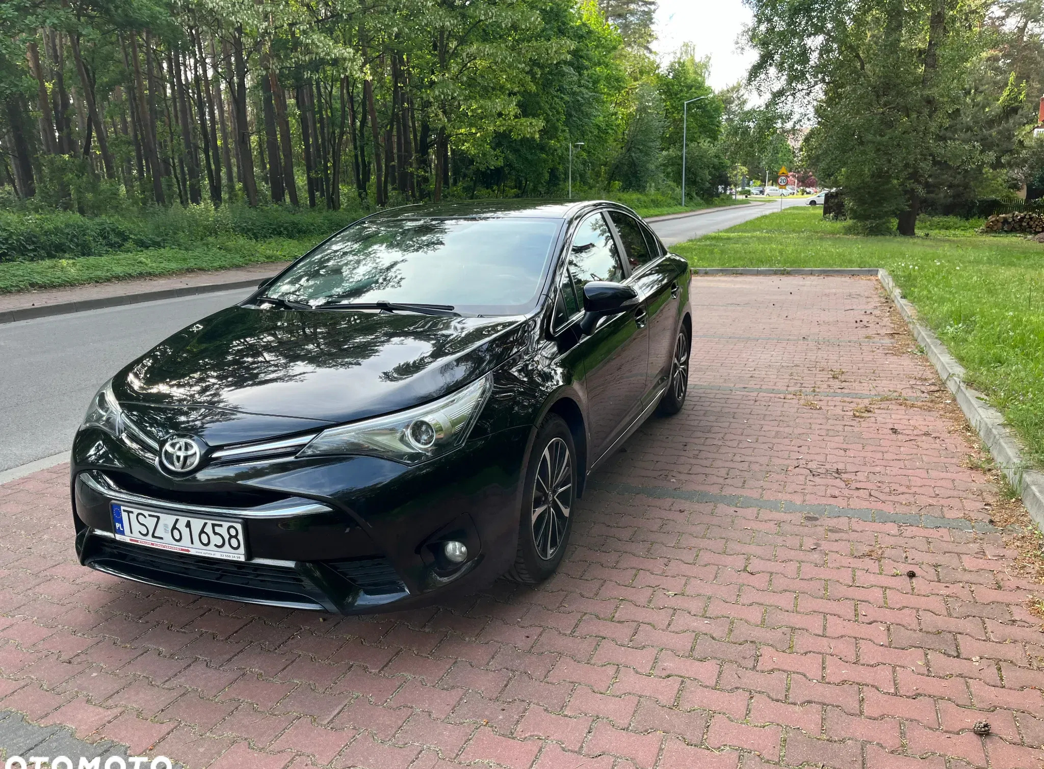 toyota Toyota Avensis cena 75000 przebieg: 120000, rok produkcji 2018 z Połaniec